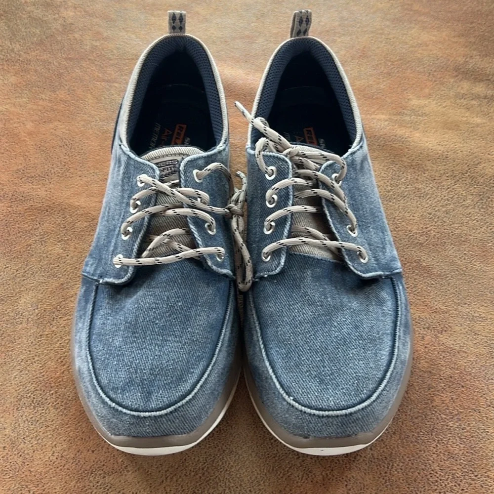 Skechers relaxed fit Blue Casual Boat Shoes w/ Air cooled memory foam. Size 9.5